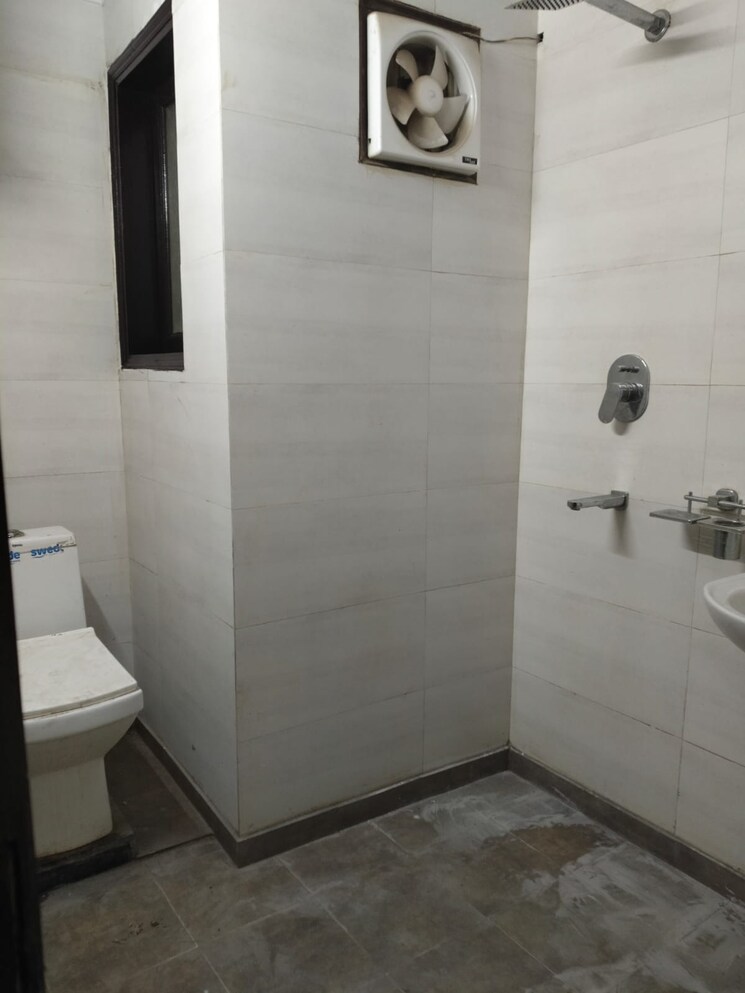 Bathroom, govindpuri 2 Bedroom 590 Sq.Ft. Builder Floor In Govindpuri Delhi 9243991
