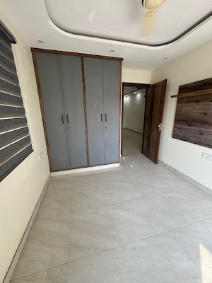 Master Bedroom in 2 BHK Apartment at Jahaz Apartments, Paschim Vihar – for Rent