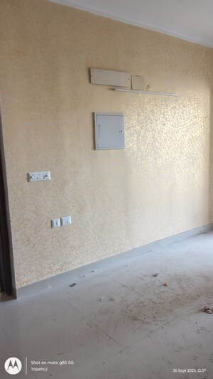 Room in 3 BHK Apartment at Sector 75 – for Rent