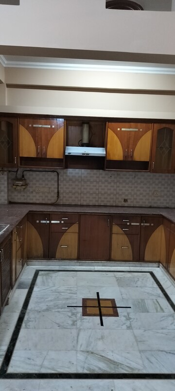 Kitchen in 3 BHK Independent House at Sector 33 – for Rent