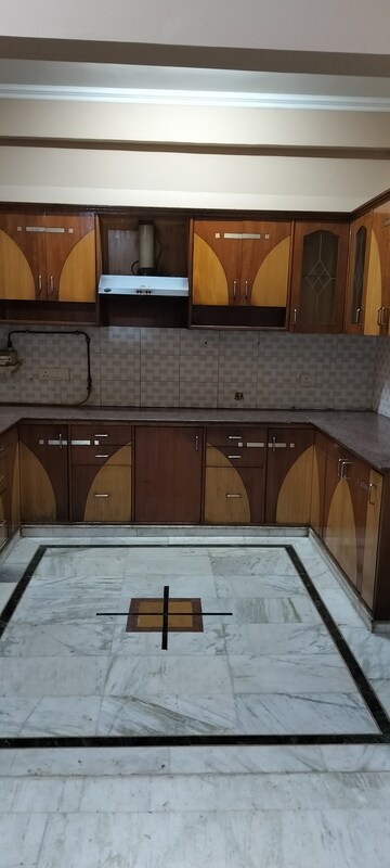 Kitchen in 3 BHK Independent House at Sector 33 – for Rent