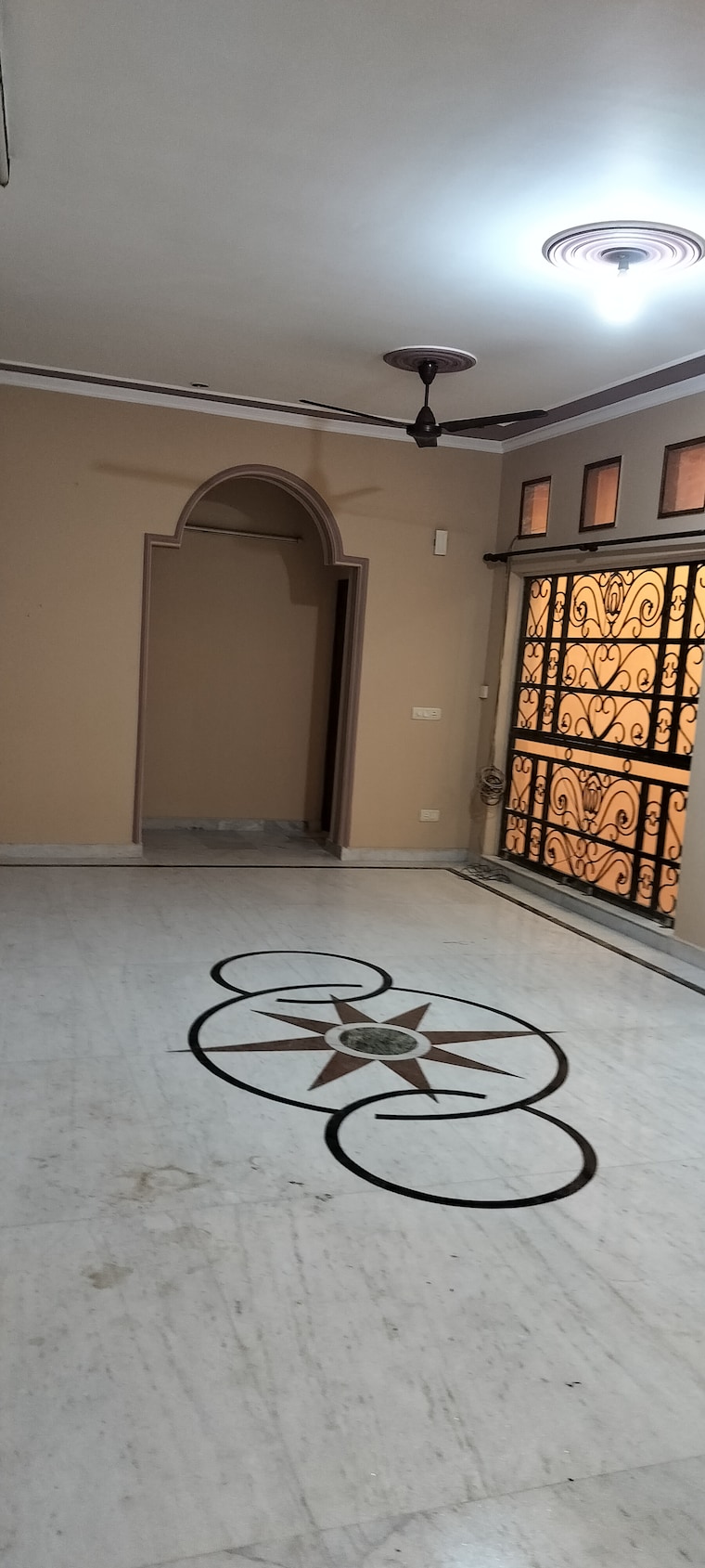 Bathroom, sector 33 3 Bedroom 250 Sq.Mt. Independent House In Sector 33 Noida 9207117