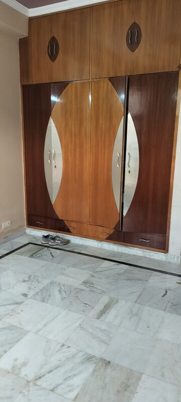 Furnished Amenities in 3 BHK Independent House at Sector 33 – for Rent