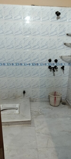 Bathroom in 3 BHK Independent House at Sector 33 – for Rent