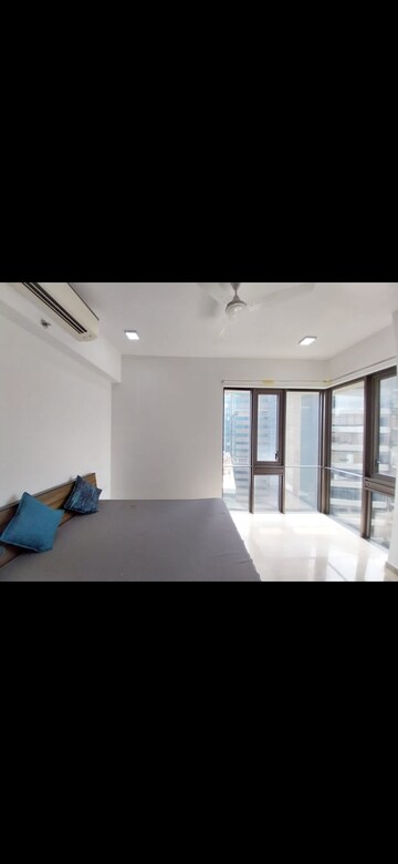 Bedroom in 2.5 BHK Apartment at Lodha The Park, Worli – for Rent