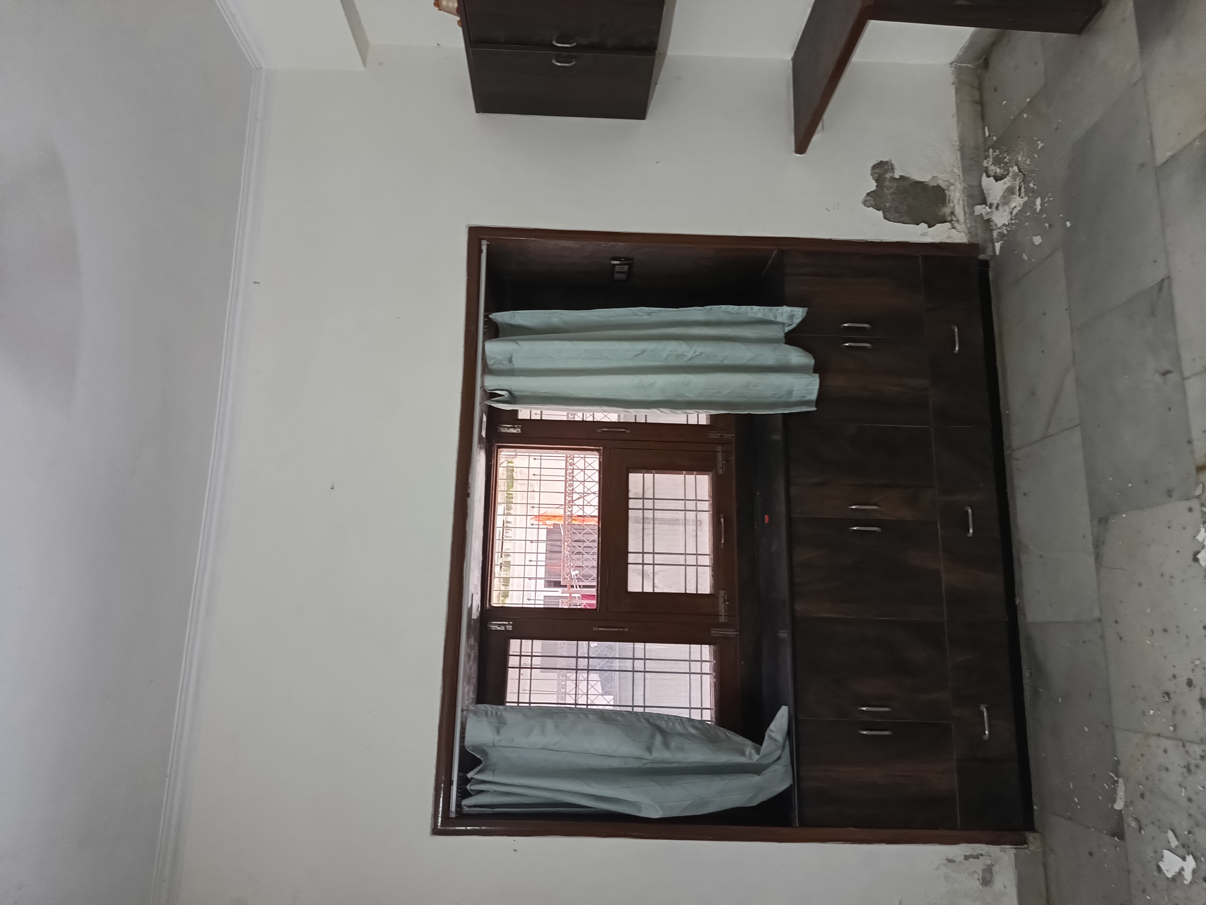 2 BHK 1000 Sq.Ft. Apartment in Windsor and Nova Society