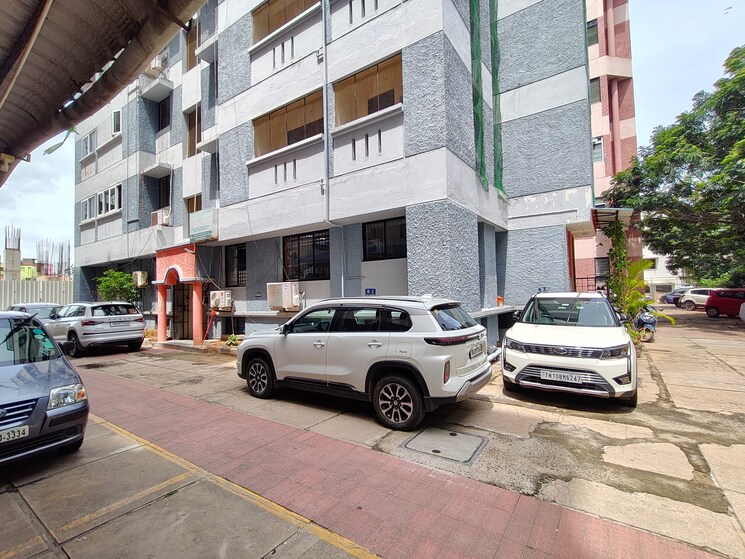  Parking, nungambakkam Commercial Office Space in IT/SEZ 800 Sq.Ft. In Nungambakkam Chennai 9244111