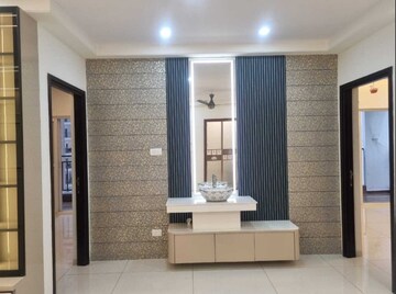 Room in 3 BHK Apartment at Rajapushpa Provincia, Narsingi – for Rent