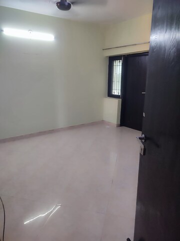 Room in 3 BHK Apartment at Sector 5 Dwarka – for Rent