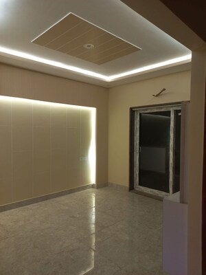 Room in 3 BHK Builder Floor at Sector 5 – for Rent