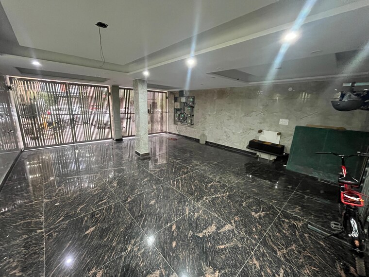  Parking, rohini sector 4 3 Bedroom 800 Sq.Ft. Builder Floor In Rohini Sector 4 Delhi 9244035