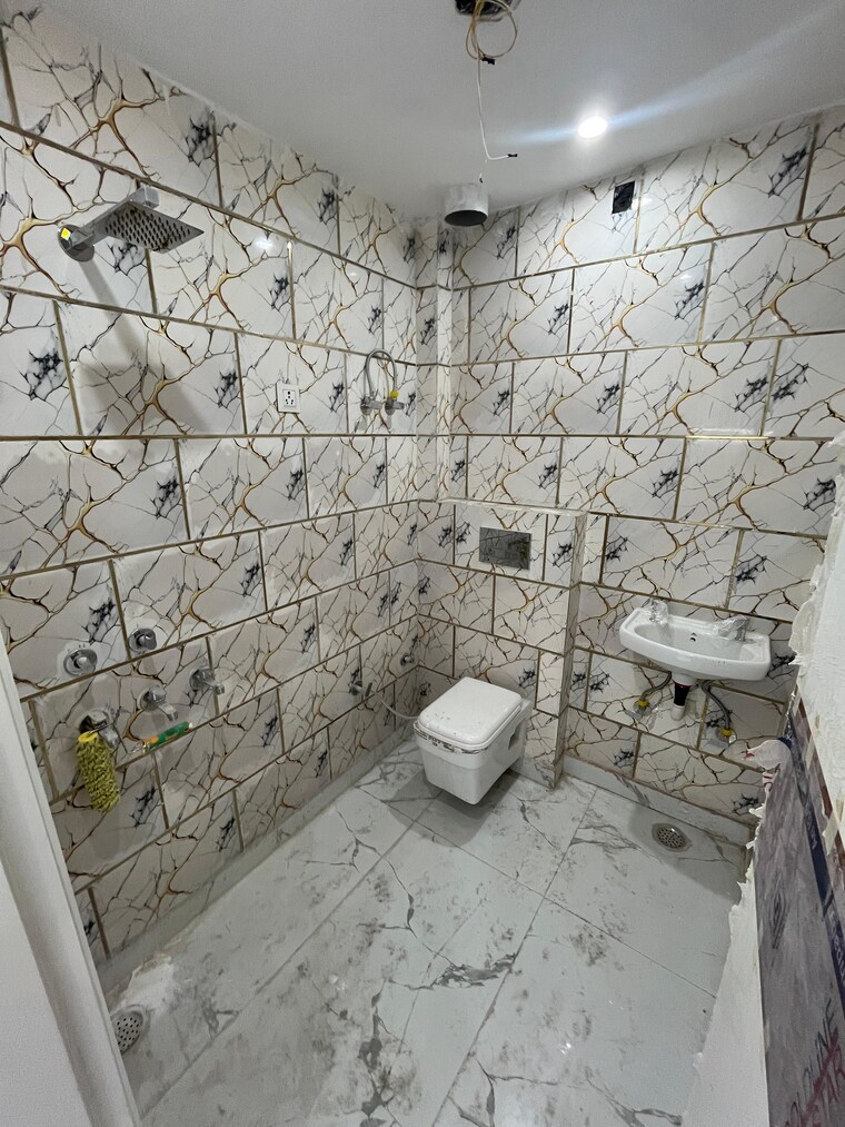 Attached Bathroom, rohini sector 4 3 Bedroom 800 Sq.Ft. Builder Floor In Rohini Sector 4 Delhi 9244035