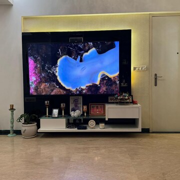 Living Room in 2 BHK Apartment at Powai – for Rent