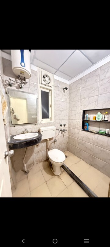 Team Area in 2 BHK Builder Floor at Saket – for Rent