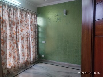 Bedroom in 2 BHK Apartment at Sector 15 – for Rent