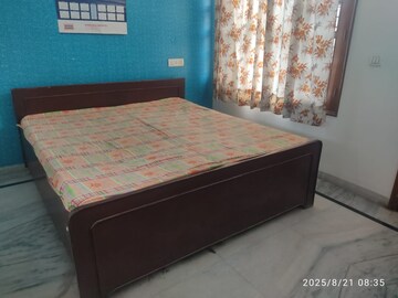 Bedroom in 2 BHK Apartment at Sector 15 – for Rent