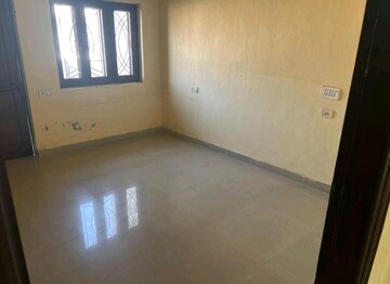 Room in 2 BHK Independent House at Sector 30 – for Rent