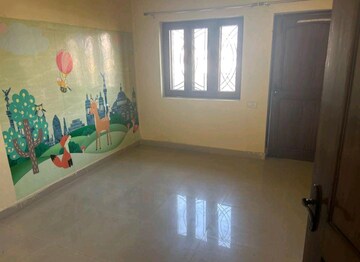 Room in 2 BHK Independent House at Sector 30 – for Rent