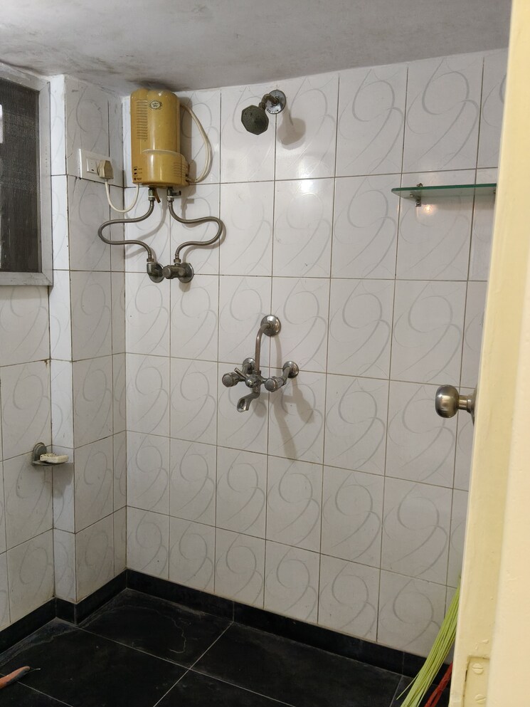 Bathroom, noble-apartments 2 Bedroom 750 Sq.Ft. Apartment In Santacruz East Mumbai 9244353