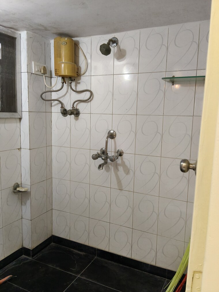 Bathroom, noble-apartments 2 Bedroom 750 Sq.Ft. Apartment In Santacruz East Mumbai 9244353