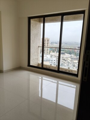 Room in 2 BHK Apartment at Runwal Symphony, Santacruz East – for Rent