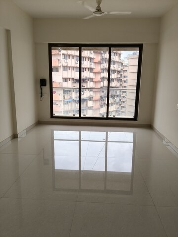 Room in 2 BHK Apartment at Runwal Symphony, Santacruz East – for Rent