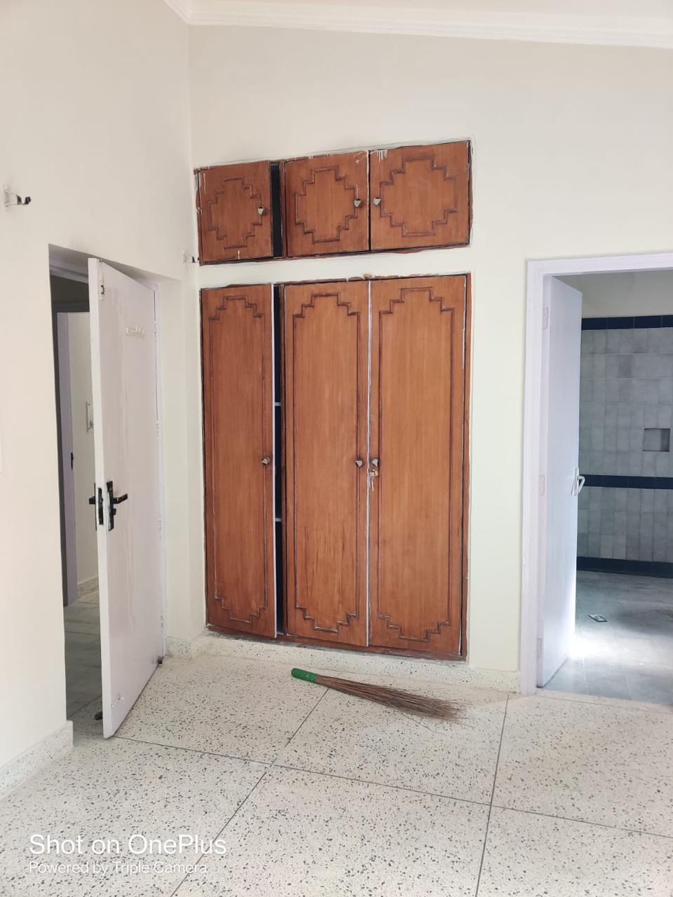 3 BHK + Servant Room Apartment For Sale in DLF The Carlton Estate