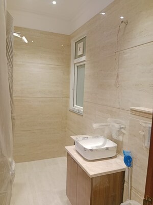 Bathroom in 3 BHK Apartment at DLF The Carlton Estate, Dlf Phase V – for Sale