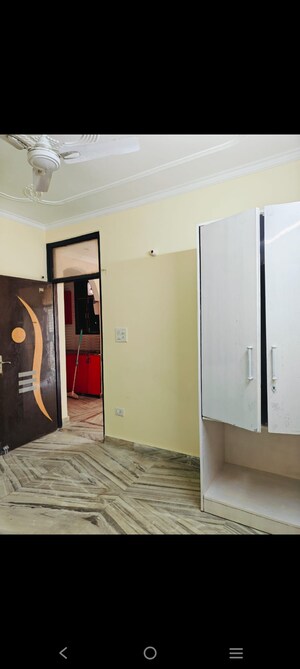 Room in 1 BHK Builder Floor at Saket – for Rent