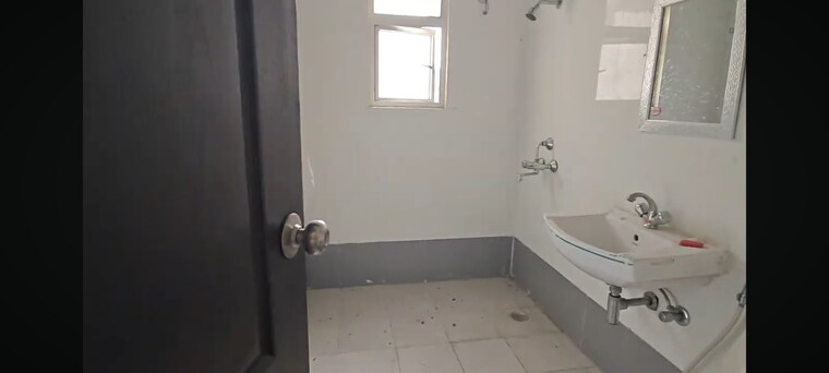 Bathroom, aditya-city-apartments 2 Bedroom 924 Sq.Ft. Apartment In Shahpur Bamheta Ghaziabad 9244439