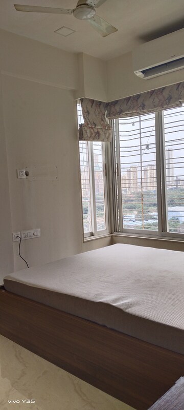 Room in 2 BHK Apartment at JP Unity Tower, Lower Parel – for Rent