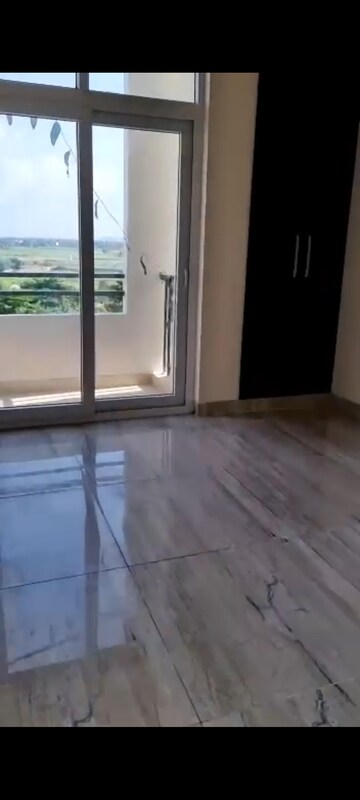Room in 2 BHK Apartment at Wave Executive Floors, Wave City – for Sale