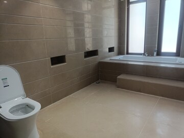 Bathroom in 4 BHK Villa at SS Hibiscus, Sector 50 – for Rent