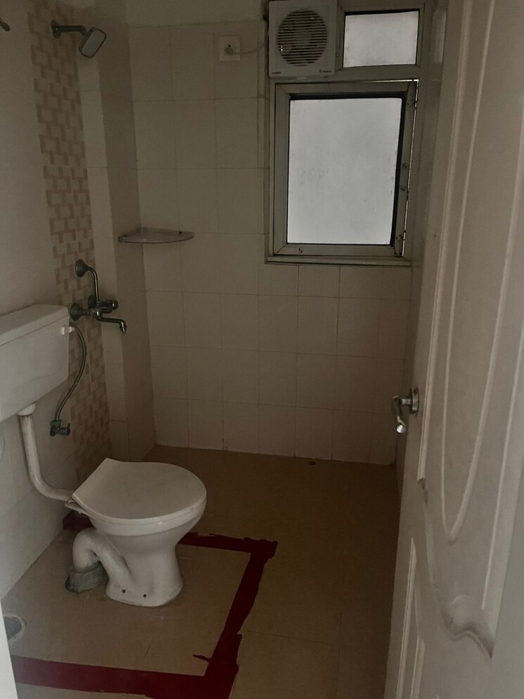 Bathroom, ansal-sushant-lok-i 1 RK 300 Sq.Ft. Builder Floor In Sector 43 Gurgaon 9244557
