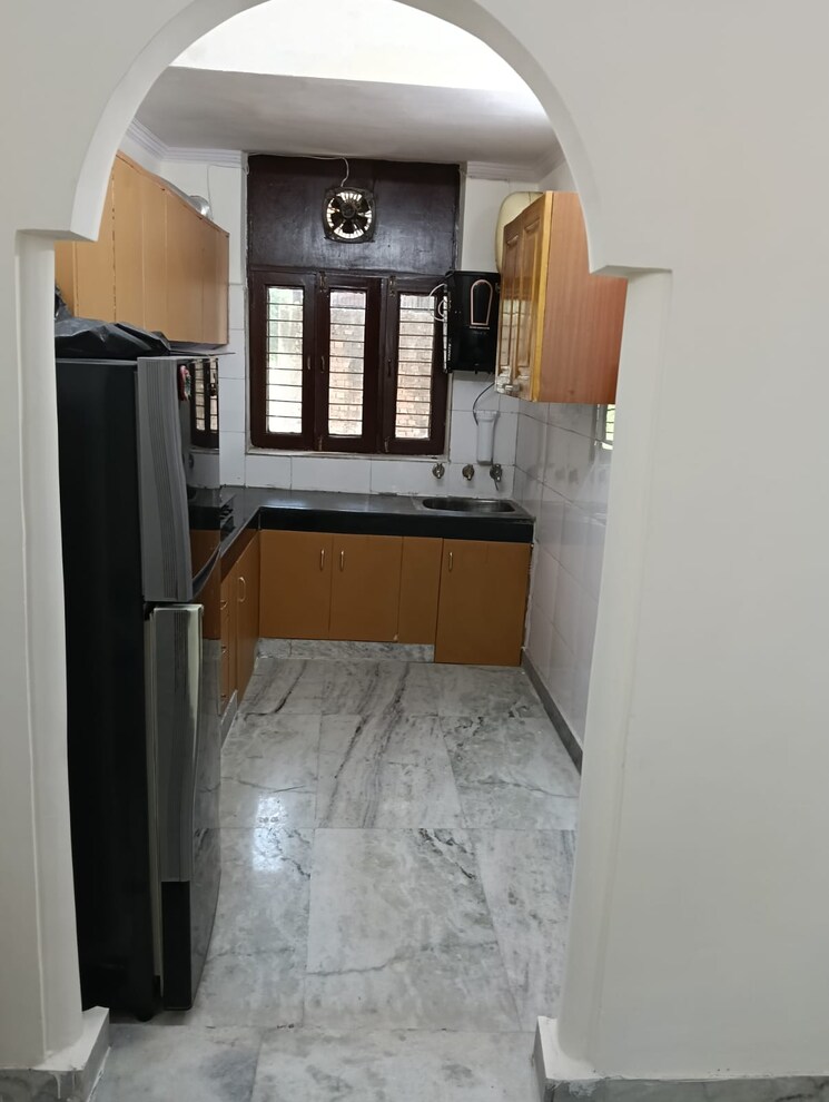 Kitchen, green fields colony 3 Bedroom 300 Sq.Yd. Builder Floor In Green Fields Colony Faridabad 9244576