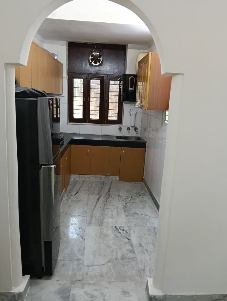 Kitchen, green fields colony 3 Bedroom 300 Sq.Yd. Builder Floor In Green Fields Colony Faridabad 9244576