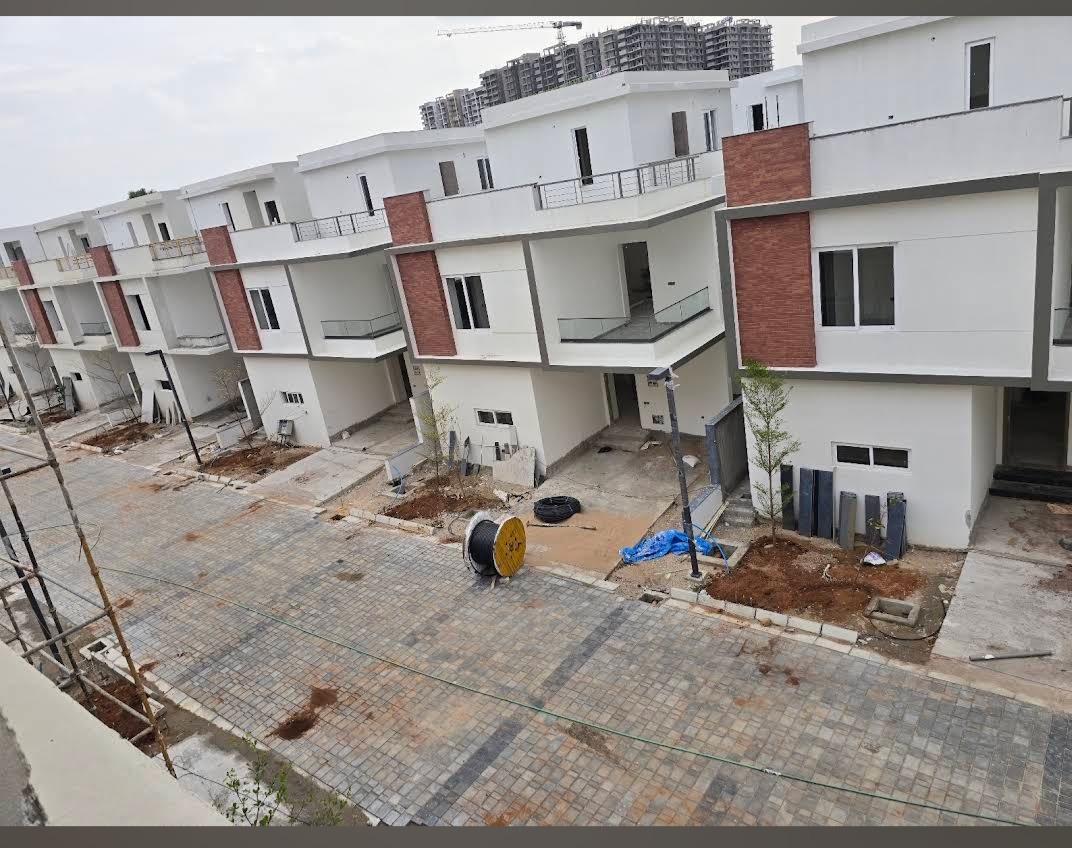 3.5 BHK + Extra Room 3000 Sq.Ft. Villa in Hallmark 5A Villa