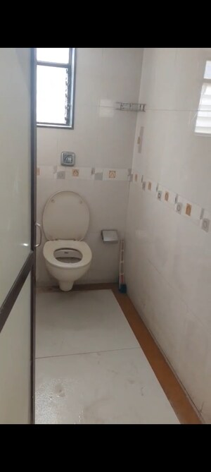 Master Bedroom in 1 BHK Apartment at Jayant Apartments, Prabhadevi – for Rent