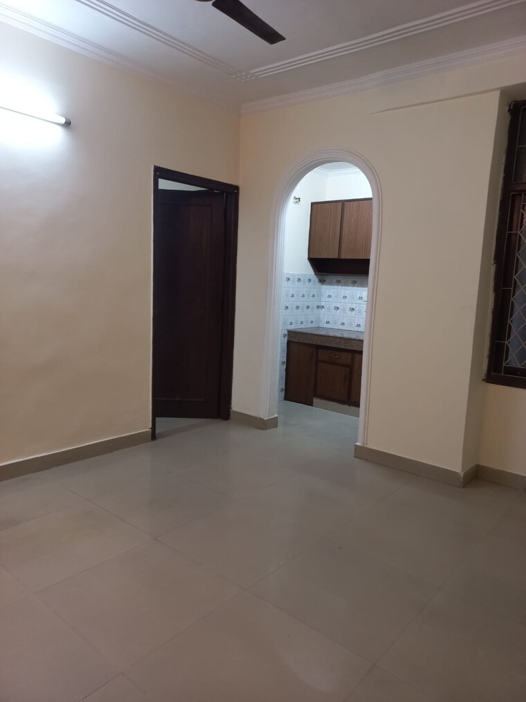 Room, ignou road 1 Bedroom 450 Sq.Ft. Builder Floor In Ignou Road Delhi 9244594