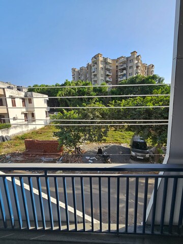 Balcony in 1 BHK Apartment at Sector 56 – for Rent