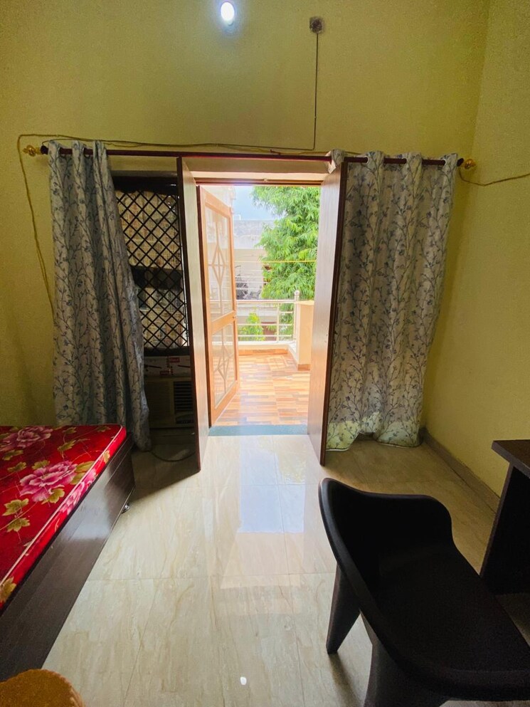 Room, gomti nagar Pg For Girls In Gomti Nagar 9244620