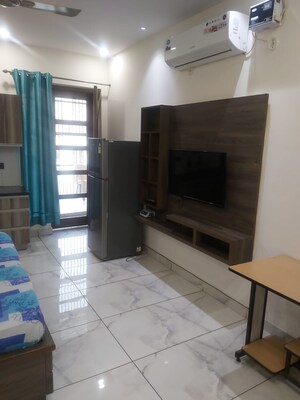 Living Room in 1.5 BHK Independent House at Sector 55 – for Rent