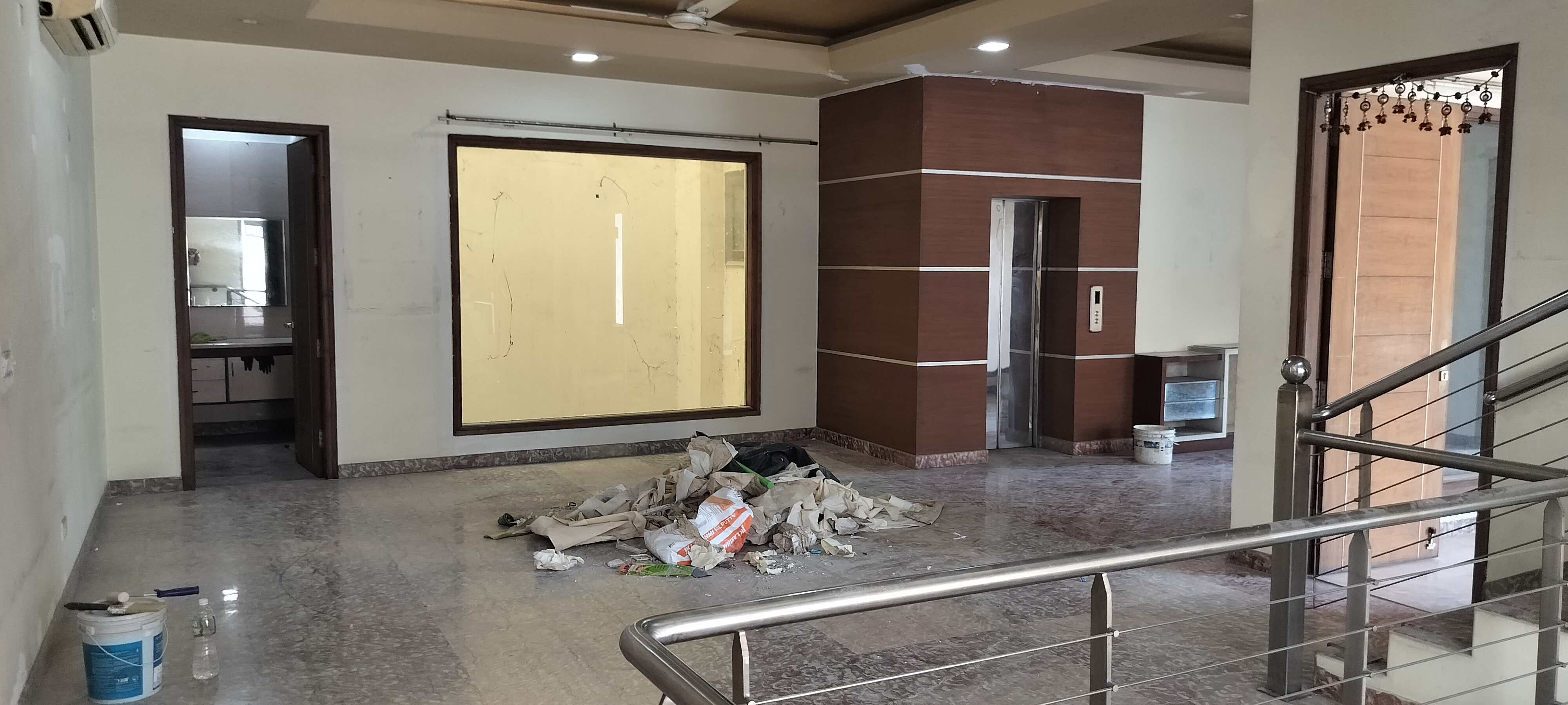 6+ BHK + Servant Room Independent House For Rent in RWA Apartments Sector 52