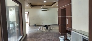 Parking in 6+ BHK Independent House at RWA Apartments Sector 52, Sector 52 – for Rent