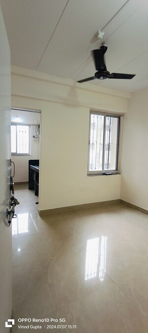 Room in 1 BHK Apartment at Century Tower, Prabhadevi – for Rent