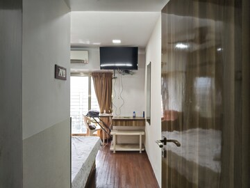 Furnished Amenities in 2 BHK Apartment at Lokhandwala Whispering Palms, Kandivali East – for Rent