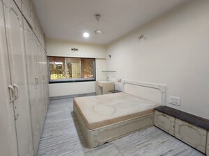 Room in 1 BHK Apartment at Jayant Apartments, Prabhadevi – for Rent