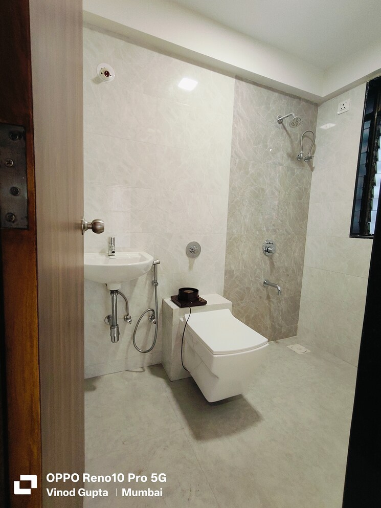 Bathroom, siddharth-enclave-mumbai 1 Bedroom 550 Sq.Ft. Apartment In Lower Parel Mumbai 9244733