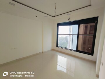 Room in 1 BHK Apartment at Siddharth Enclave Mumbai, Lower Parel – for Rent
