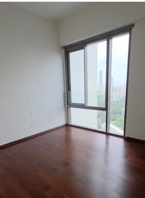 Room in 2 BHK Apartment at Piramal Mahalaxmi, Mahalaxmi – for Rent